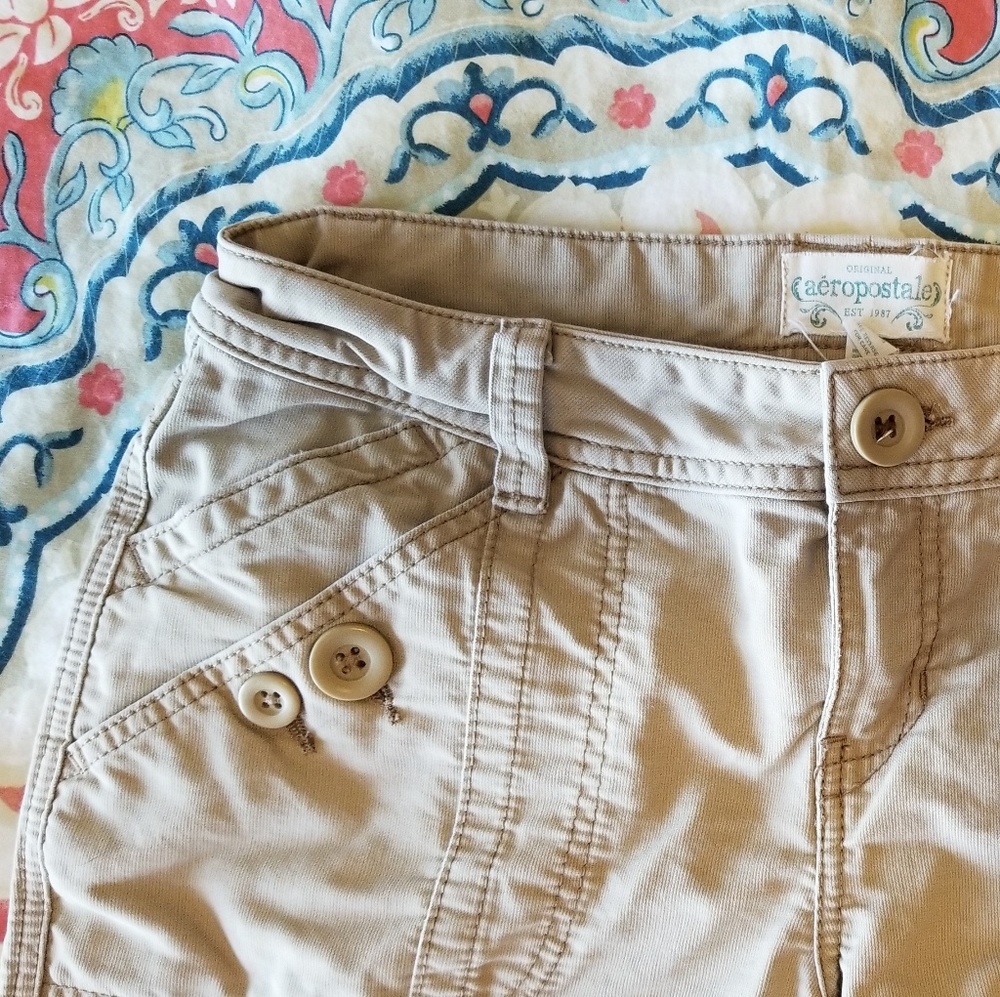 Aeropostale Bermuda Shorts in Khaki